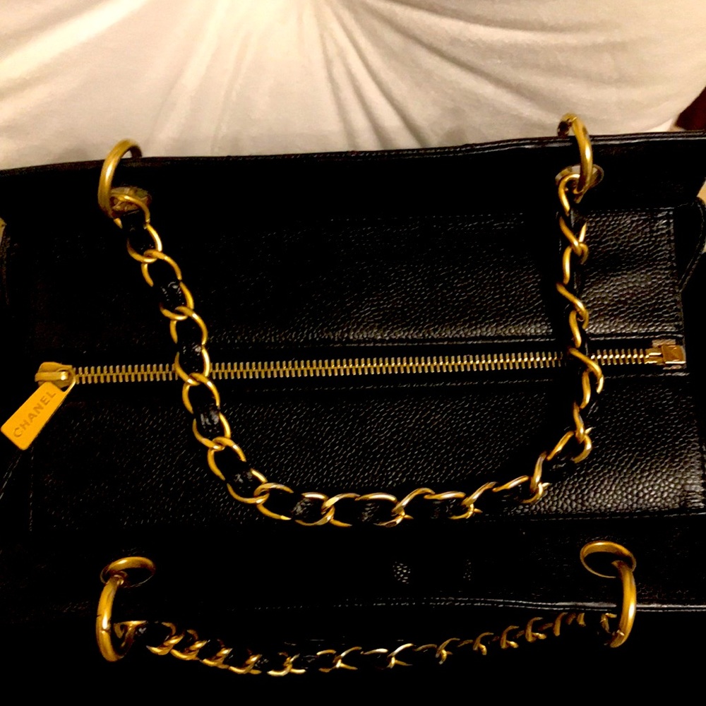 Chanel purse, size is 10x5 inches
